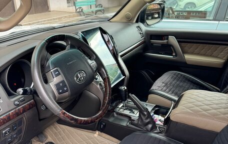 Toyota Land Cruiser 200, 2010 год, 4 000 000 рублей, 5 фотография