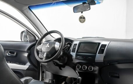 Mitsubishi Outlander III рестайлинг 3, 2011 год, 1 099 000 рублей, 5 фотография