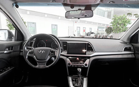 Hyundai Elantra VI рестайлинг, 2018 год, 1 802 000 рублей, 14 фотография