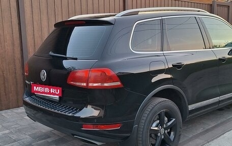 Volkswagen Touareg III, 2011 год, 1 750 000 рублей, 4 фотография