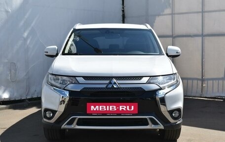 Mitsubishi Outlander III рестайлинг 3, 2019 год, 2 598 000 рублей, 2 фотография