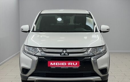 Mitsubishi Outlander III рестайлинг 3, 2017 год, 1 995 000 рублей, 2 фотография