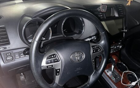 Toyota Highlander III, 2013 год, 2 350 000 рублей, 7 фотография