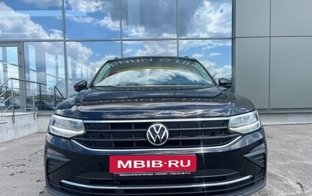Volkswagen Tiguan II, 2021 год, 2 949 000 рублей, 3 фотография