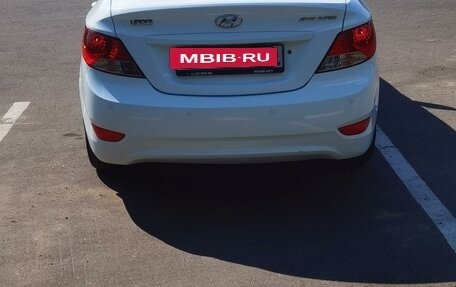 Hyundai Solaris II рестайлинг, 2011 год, 730 000 рублей, 4 фотография