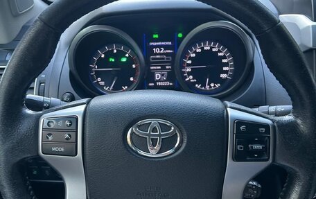 Toyota Land Cruiser Prado 150 рестайлинг 2, 2017 год, 4 000 000 рублей, 7 фотография