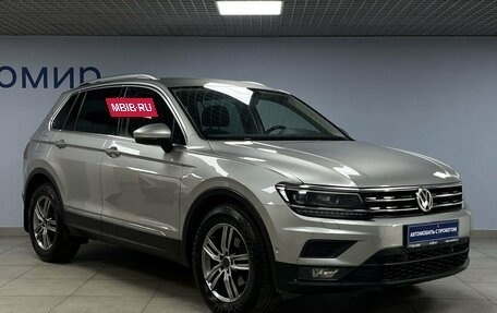 Volkswagen Tiguan II, 2018 год, 2 560 000 рублей, 3 фотография