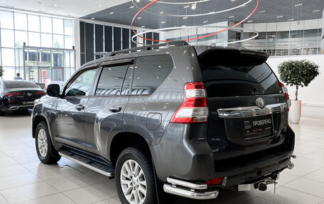 Toyota Land Cruiser Prado 150 рестайлинг 2, 2017 год, 4 345 000 рублей, 7 фотография