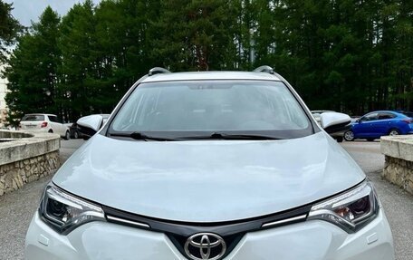 Toyota RAV4, 2018 год, 2 650 000 рублей, 5 фотография