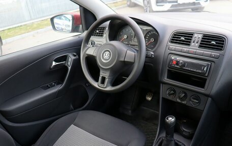 Volkswagen Polo VI (EU Market), 2011 год, 800 000 рублей, 12 фотография