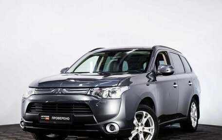 Mitsubishi Outlander III рестайлинг 3, 2013 год, 1 450 000 рублей, 1 фотография