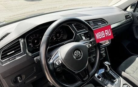 Volkswagen Tiguan II, 2018 год, 2 790 000 рублей, 9 фотография