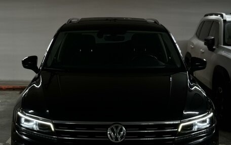 Volkswagen Tiguan II, 2018 год, 2 790 000 рублей, 34 фотография