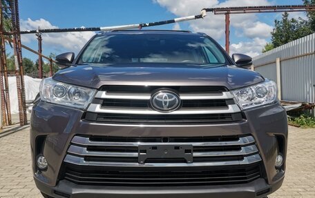 Toyota Highlander III, 2019 год, 3 600 000 рублей, 2 фотография