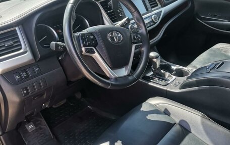 Toyota Highlander III, 2019 год, 3 600 000 рублей, 14 фотография