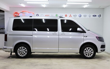 Volkswagen Multivan T6 рестайлинг, 2016 год, 3 000 000 рублей, 23 фотография