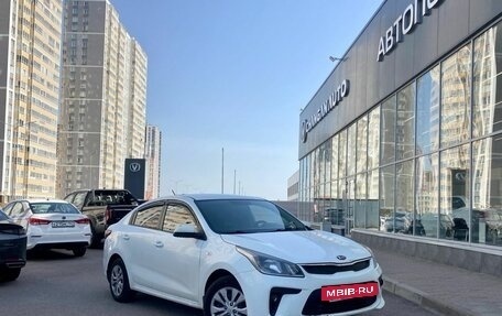 KIA Rio IV, 2018 год, 990 000 рублей, 3 фотография