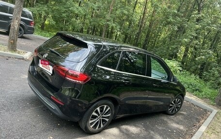 Mercedes-Benz B-Класс, 2019 год, 2 750 000 рублей, 4 фотография