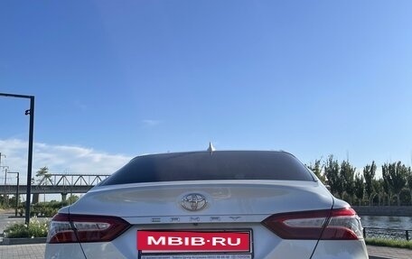 Toyota Camry, 2021 год, 3 620 000 рублей, 4 фотография