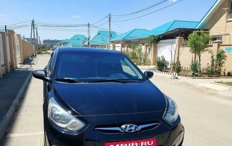 Hyundai Solaris II рестайлинг, 2013 год, 1 050 000 рублей, 2 фотография