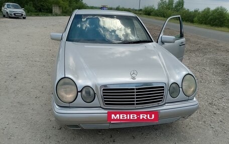 Mercedes-Benz E-Класс, 1997 год, 480 000 рублей, 2 фотография