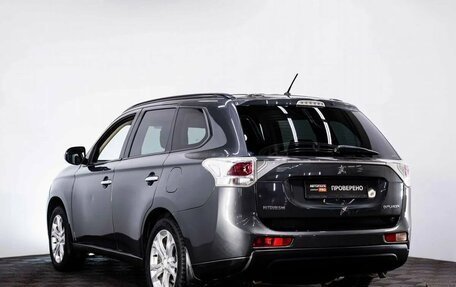 Mitsubishi Outlander III рестайлинг 3, 2013 год, 1 450 000 рублей, 2 фотография