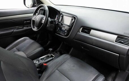 Mitsubishi Outlander III рестайлинг 3, 2013 год, 1 450 000 рублей, 13 фотография