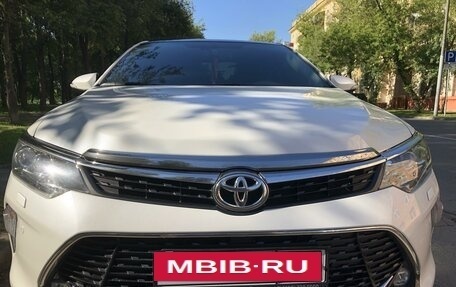 Toyota Camry, 2017 год, 2 750 000 рублей, 2 фотография