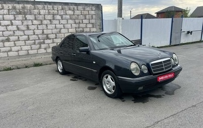 Mercedes-Benz E-Класс, 1998 год, 550 000 рублей, 1 фотография