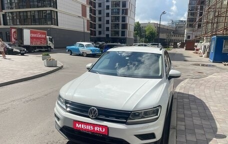 Volkswagen Tiguan II, 2019 год, 2 075 000 рублей, 1 фотография