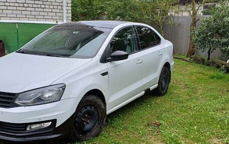 Volkswagen Polo VI (EU Market), 2018 год, 900 000 рублей, 2 фотография