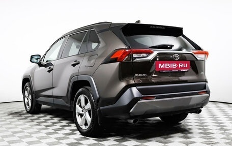 Toyota RAV4, 2020 год, 3 649 000 рублей, 7 фотография