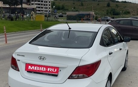 Hyundai Solaris II рестайлинг, 2015 год, 1 200 000 рублей, 4 фотография