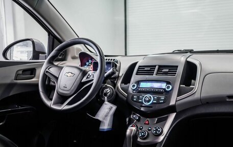 Chevrolet Aveo III, 2013 год, 990 000 рублей, 10 фотография