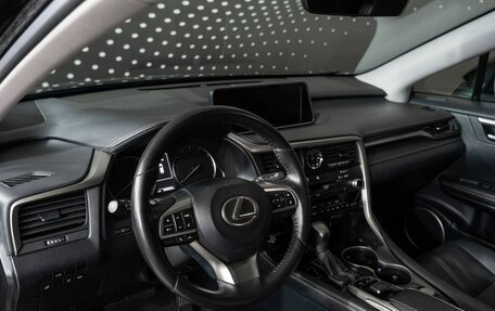 Lexus RX IV рестайлинг, 2017 год, 4 213 000 рублей, 13 фотография