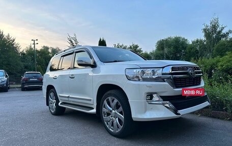 Toyota Land Cruiser 200, 2015 год, 5 000 000 рублей, 2 фотография