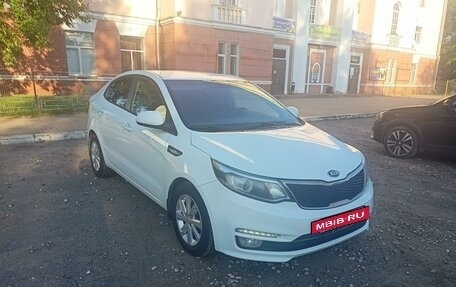 KIA Rio III рестайлинг, 2016 год, 1 350 000 рублей, 2 фотография