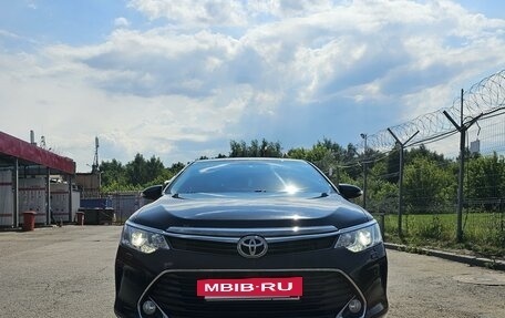 Toyota Camry, 2017 год, 2 850 000 рублей, 2 фотография