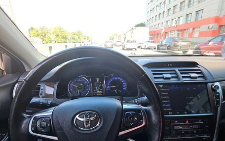 Toyota Camry, 2017 год, 2 850 000 рублей, 10 фотография