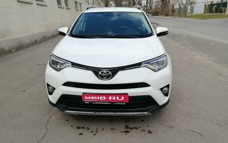 Toyota RAV4, 2018 год, 2 500 000 рублей, 3 фотография