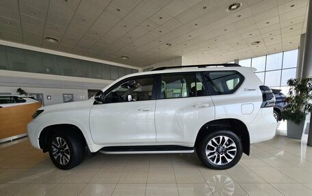 Toyota Land Cruiser Prado 150 рестайлинг 2, 2022 год, 9 500 000 рублей, 8 фотография