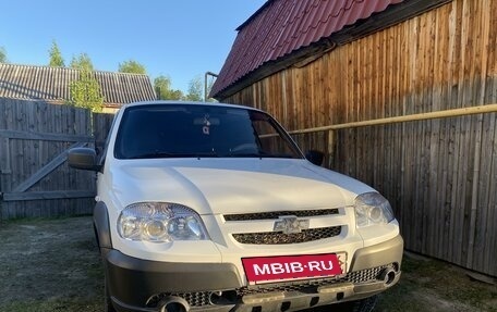 Chevrolet Niva I рестайлинг, 2015 год, 620 000 рублей, 2 фотография