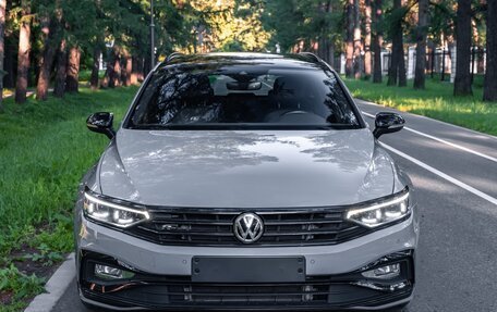 Volkswagen Passat B8 рестайлинг, 2019 год, 4 200 000 рублей, 4 фотография