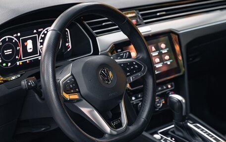 Volkswagen Passat B8 рестайлинг, 2019 год, 4 200 000 рублей, 17 фотография