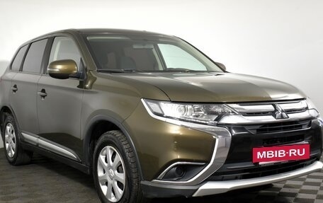 Mitsubishi Outlander III рестайлинг 3, 2016 год, 1 635 000 рублей, 3 фотография