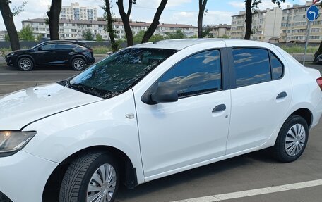 Renault Logan II, 2018 год, 760 000 рублей, 2 фотография