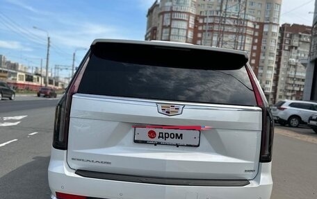 Cadillac Escalade V, 2022 год, 14 250 000 рублей, 4 фотография