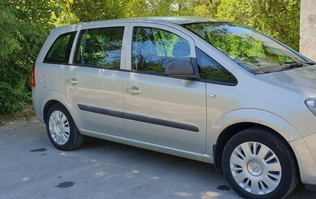 Opel Zafira B, 2011 год, 860 000 рублей, 4 фотография