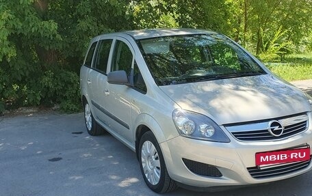 Opel Zafira B, 2011 год, 860 000 рублей, 3 фотография