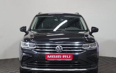 Volkswagen Tiguan II, 2021 год, 3 495 000 рублей, 2 фотография